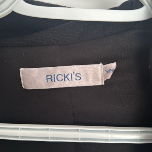 Ricki’s Blazer - Picture 5 of 6